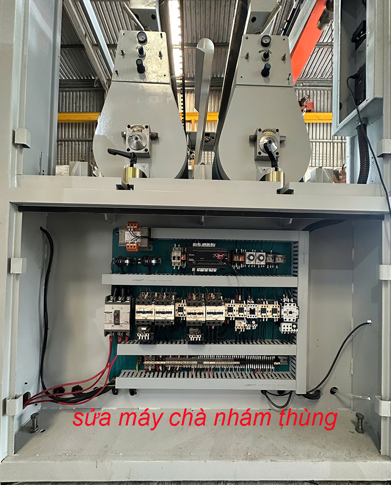 Tủ điện máy chà nhám thùng